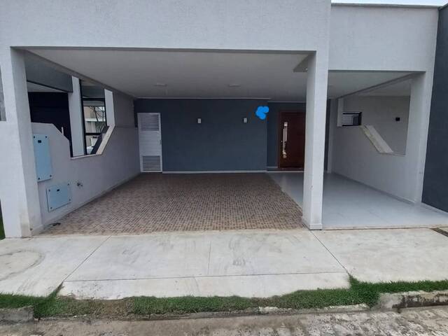 #877 - Casa em condomínio para Venda em Feira de Santana - BA